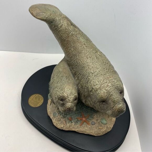 Vintage Earth Home “Manatee” Figurine – 1990 Hand-Painted Collectible - Picture 2 of 7